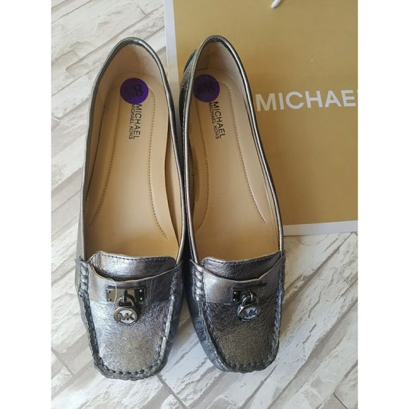 •Michael Kors• metallic silver Hamilton loafers - Picture 2 of 7